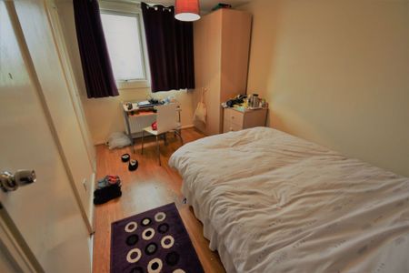 5 bedroom House in Woodbridge Lawn, Leeds - Photo 5