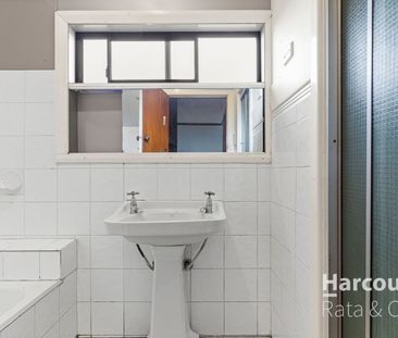 Comfortable Family Home in a Convenient Thomastown Location - Photo 3