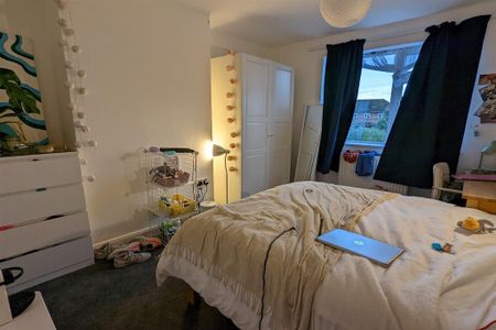 5 bedroom semi-detached house to rent - Photo 4