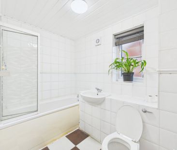 Lovegrove Drive, Slough, Berkshire,SL2 - Photo 5