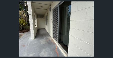 Modernised 2 Bedroom Unit – Pool & Great Location! - Photo 4