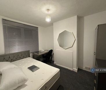 4 bedroom terraced house to rent - Photo 5