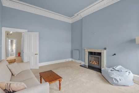 3 bedroom flat to rent - Photo 2