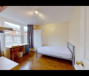 4 Bed Terraced House, Balfour Road, NG7 - Photo 3