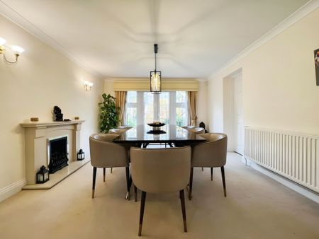 5 bed detached house to rent in Daleside, Gerrards Cross, SL9 - Photo 3