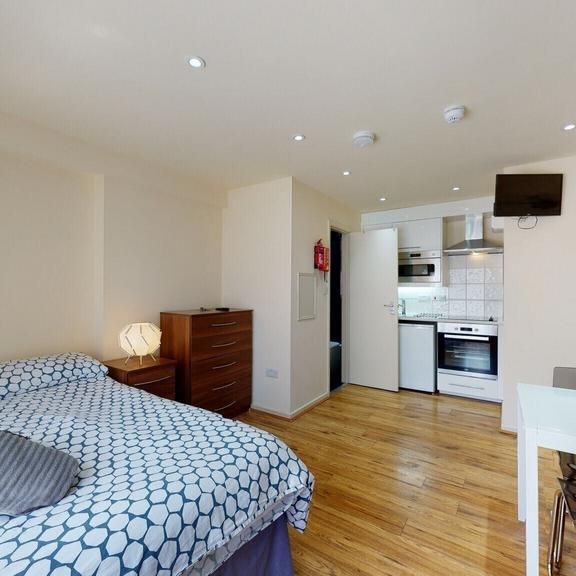 Studio to rent - Photo 1