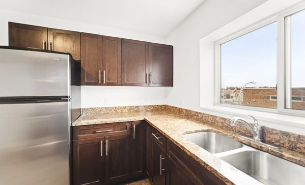 178 Machray, Winnipeg, MB - Photo 1