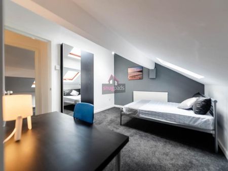 3 bedroom flat to rent - Photo 2