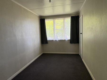 Three-Bedroom Family Home for Rent in Putaruru - Photo 4