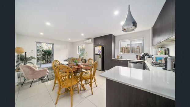 Town house - Dakabin (New) Unit 88 - Photo 1