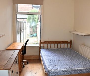 6 bedroom terraced house to rent - Photo 3