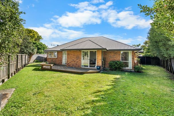 Spacious 3 Bedroom Home in Quiet Back Section – Burnside High Zone - Photo 1