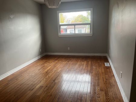 For Lease - 194 Westmount Avenue Unit# 2nd floor, Toronto, Ontario - Photo 3