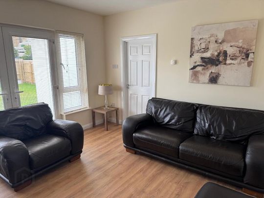 SHARED HOUSE, 6 Harberton Park, Waterside, Derry, BT47 2NB - Photo 1