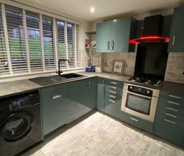 Park Avenue, Milngavie - Photo 1