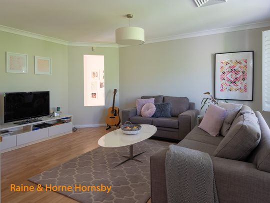 APPLICATIONS APPROVED - DEPOSIT RECEIVED ! This modern family home ticks all the boxes! - Photo 1