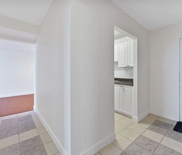 For Lease - 10330 Yonge Street Unit# 707, Richmond Hill, Ontario - Photo 4