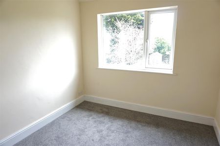 Watery Lane, Redditch - Photo 2