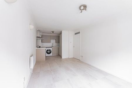 Florence Road, Southsea - Photo 4