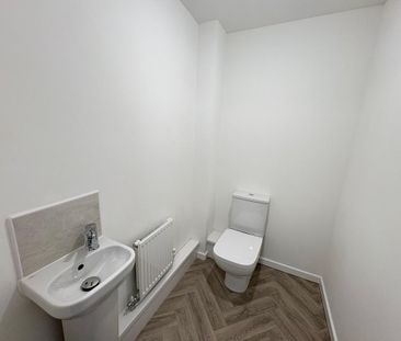 3 bedroom semi-detached house to rent - Photo 4