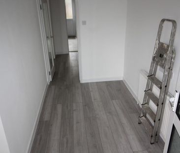 4 bedroom semi-detached house to rent - Photo 6