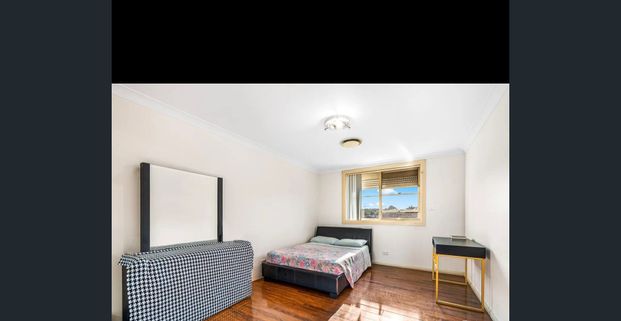 Spacious 4-Bedroom Family Home Offering Comfort, Space & Convenience - Photo 1