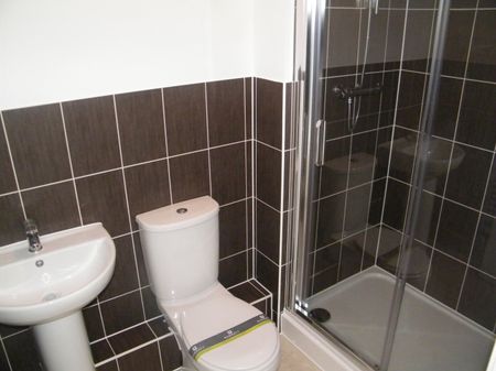 BASILDON - Photo 5