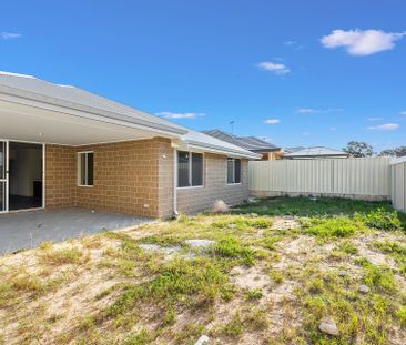 27 Abington Parade, Madora Bay. - Photo 4