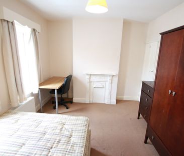 4 Bed Terraced House, Norris Road, RG6 - Photo 5