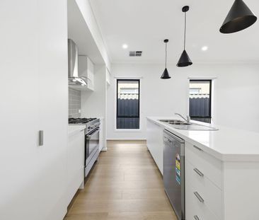 Brand new home near parks & school - Photo 6