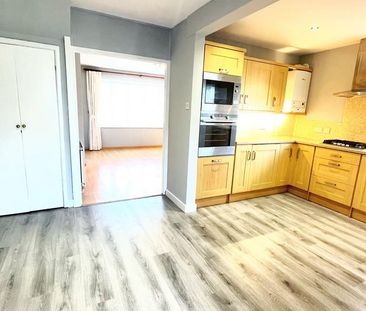 3 bedroom semi-detached house to rent - Photo 6