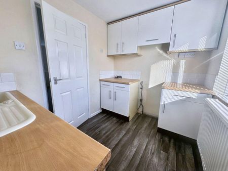 2 bed upper flat to rent in NE23 - Photo 4