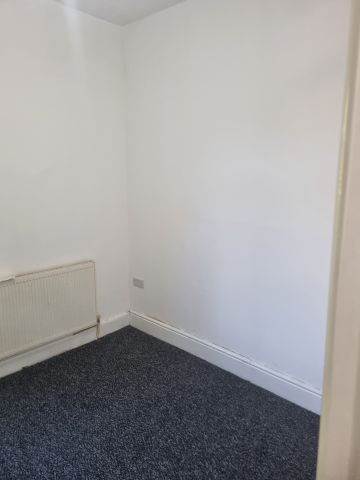 2 Bed Terraced House, Stanton Street, M11 - Photo 5