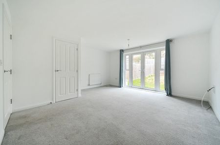3 bedroom semi-detached house to rent - Photo 2