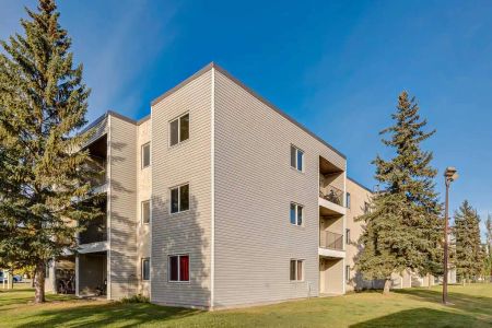 - 2 Bedroom at Westwind Apartments - Photo 4
