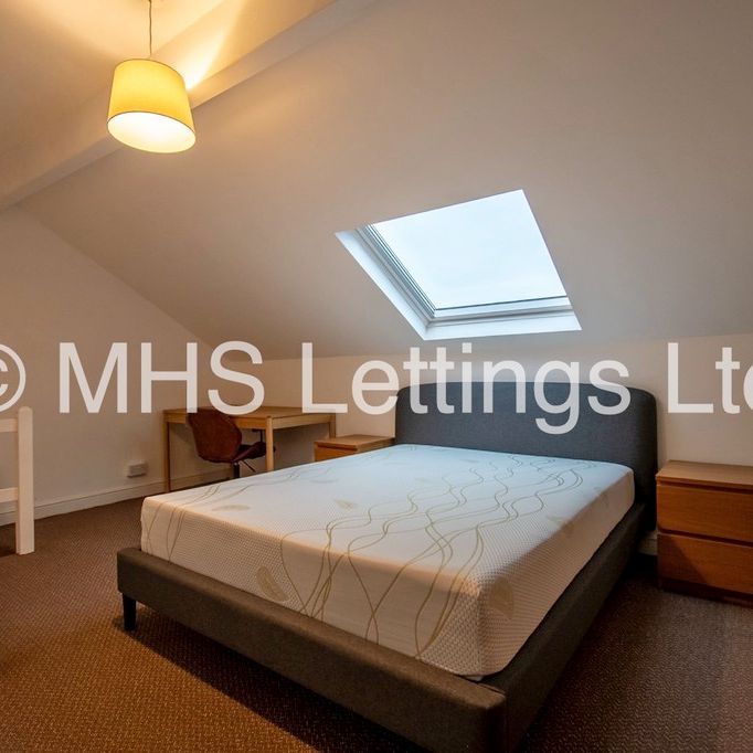 2 Bedroom Mid Terraced House for rent in Stanmore Hill - Photo 1