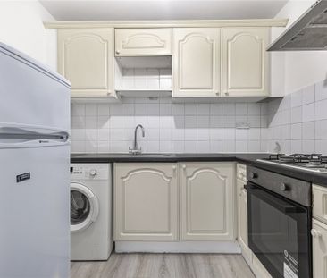 Edgeley Road, London, SW4 - Photo 2