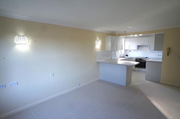 1 bedroom retirement property to rent - Photo 1