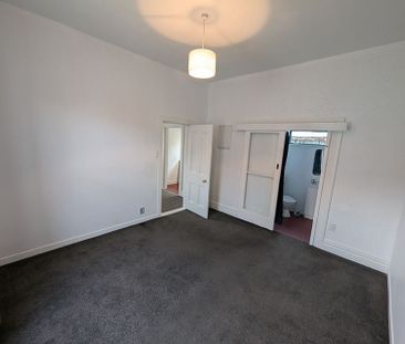 Home on the hill - charming 1bed flat in Linwood - Photo 6