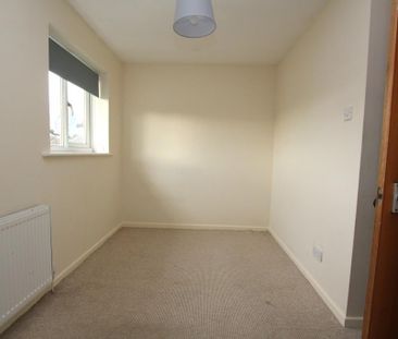 2 bedroom semi-detached house to rent - Photo 5