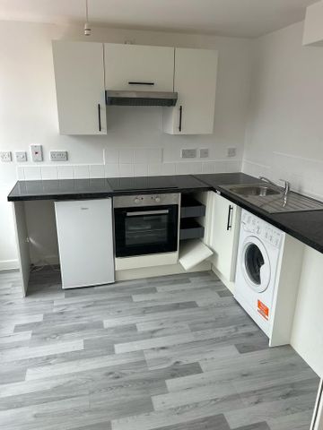 1 bedroom apartment to rent - Photo 2