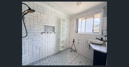 Spacious Family Home in Eschol Park - Photo 4