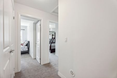 For Lease - 2635 William Jackson Drive Unit# 911, Pickering, Ontario - Photo 2