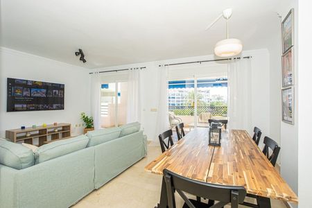 Alquiler de ático en Terrazas de Banús s/n - Photo 4