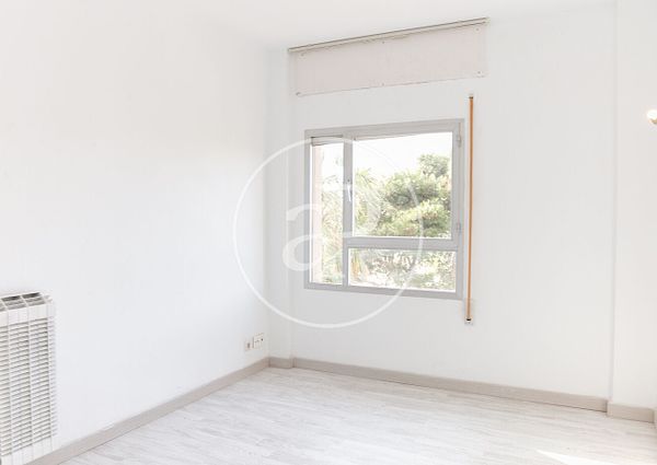 Flat for rent with 4 bedrooms and sea views in Portixol