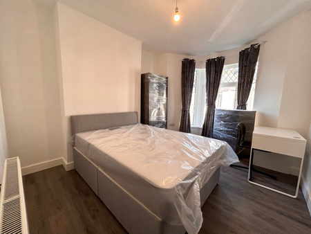 6 bedroom house to rent - Photo 3