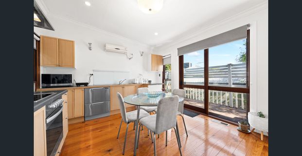 PRIZED LOCATION IN VERMONT SECONDARY COLLEGE SCHOOL ZONE (STSA) - Photo 1