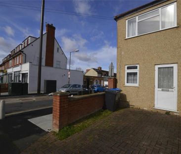 2 bedroom end of terrace house to rent - Photo 4