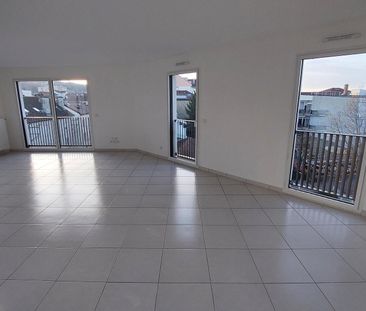 location Appartement T4 DE 117m² À BOURGOIN JALLIEU - Photo 3