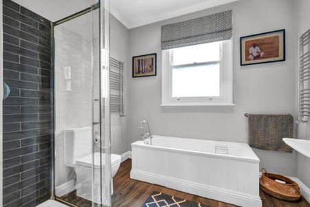 4 bedroom terraced house to rent - Photo 4